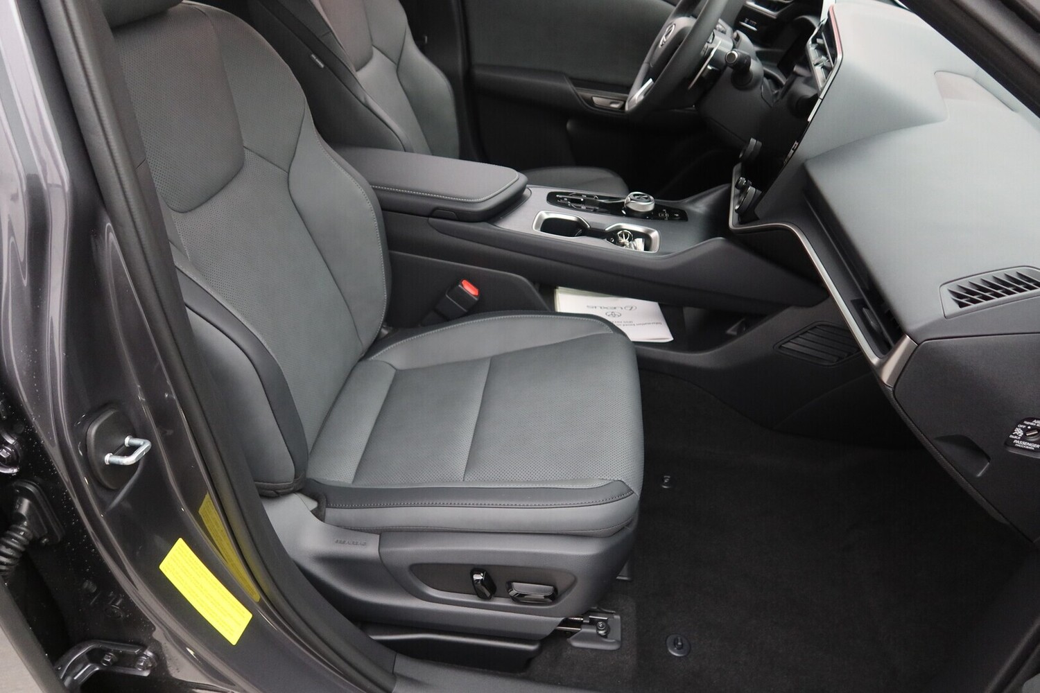 Lexus RZ vaihtoauto