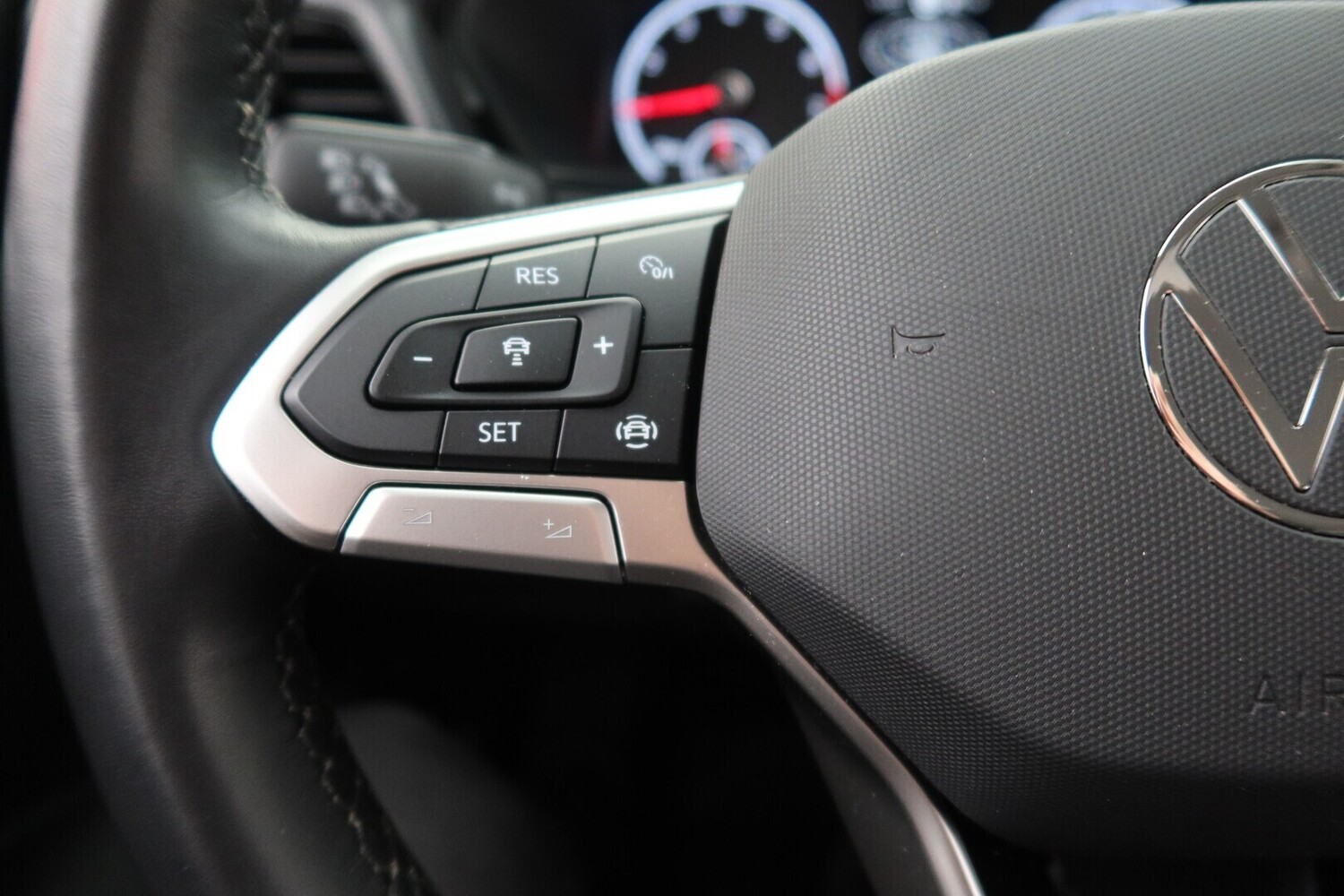 Volkswagen T-Cross vaihtoauto