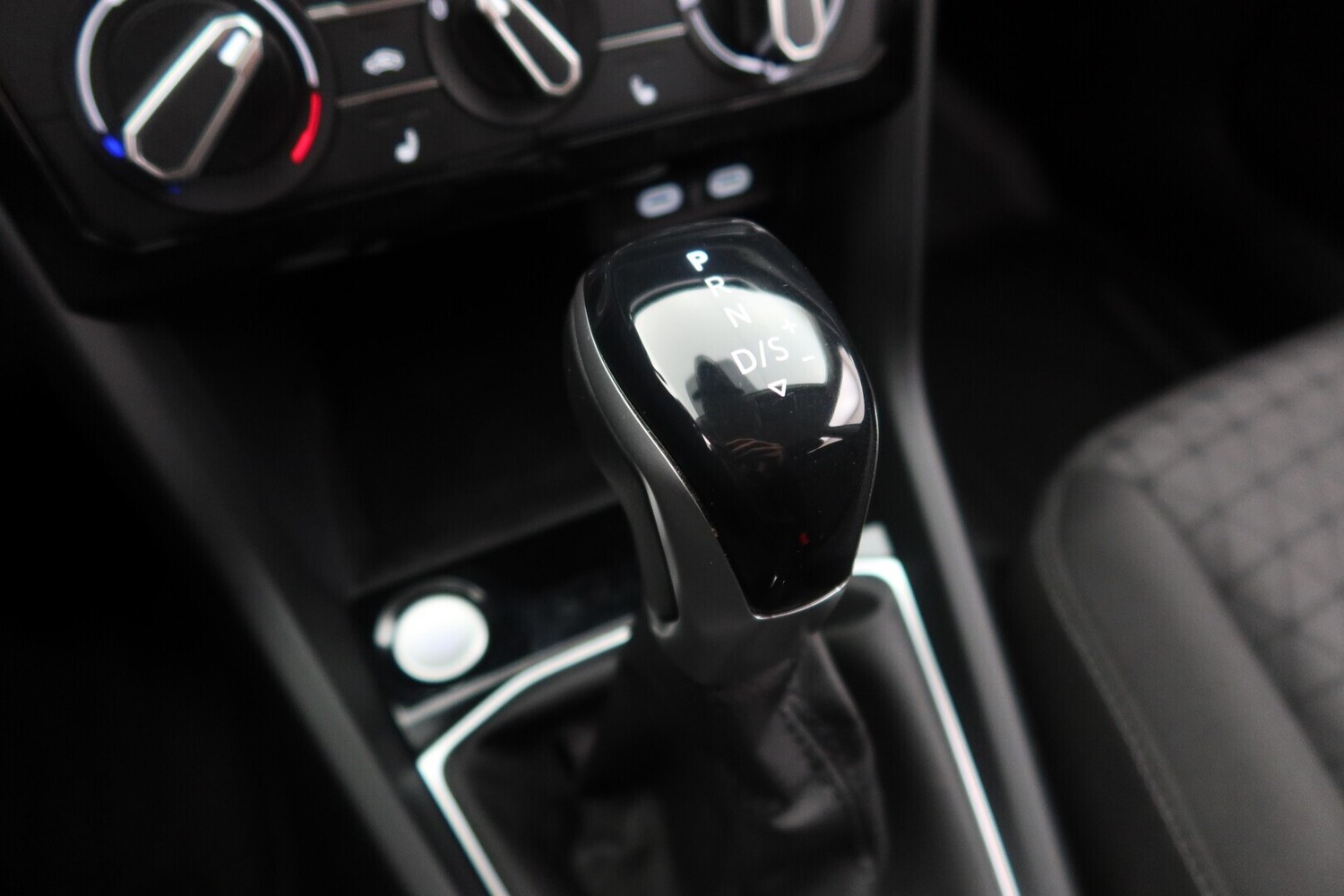 Volkswagen T-Cross vaihtoauto