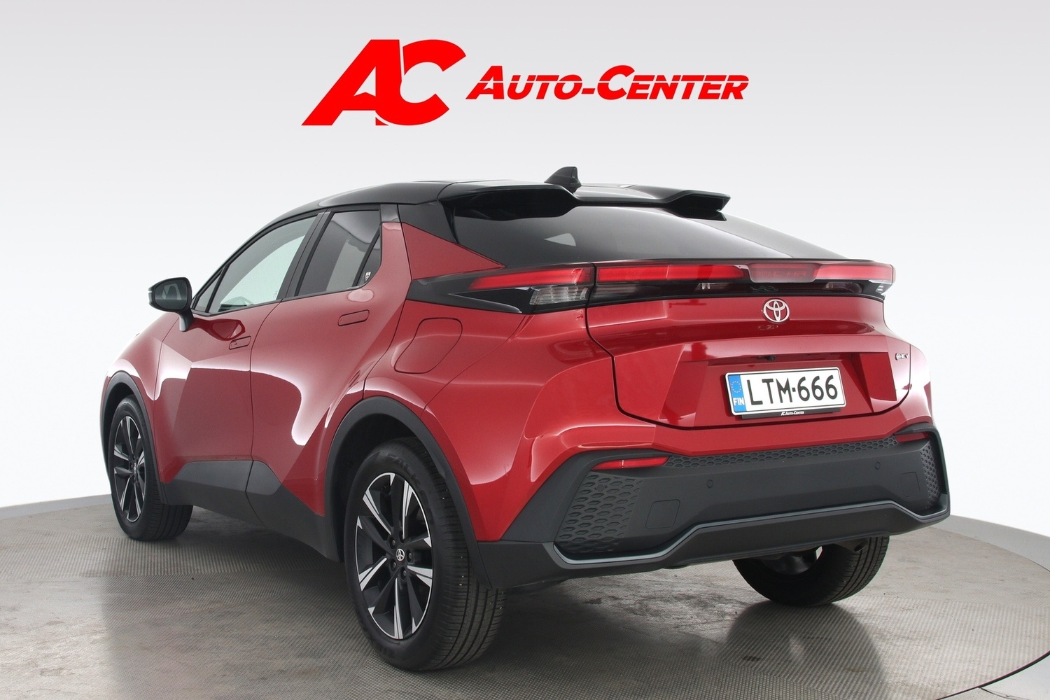 Toyota C-HR vaihtoauto