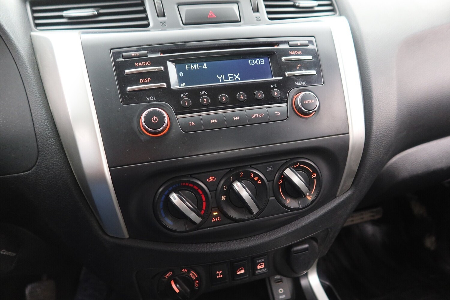 Nissan Navara vaihtoauto