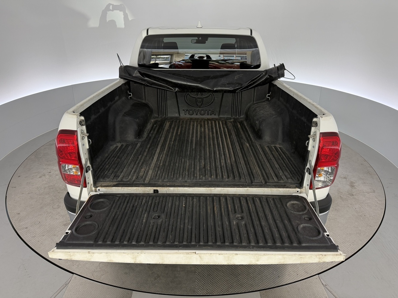 Toyota Hilux vaihtoauto