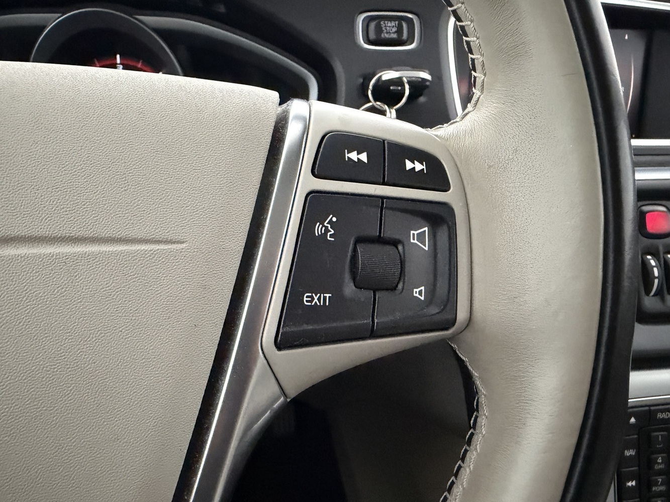 Volvo V40 Cross Country vaihtoauto