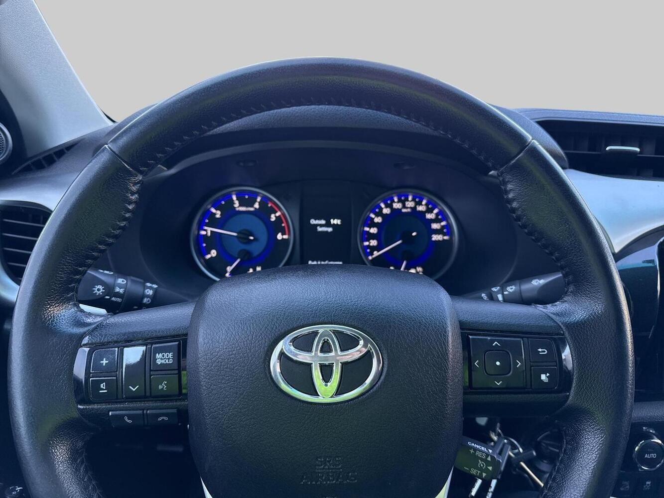 Toyota Hilux vaihtoauto