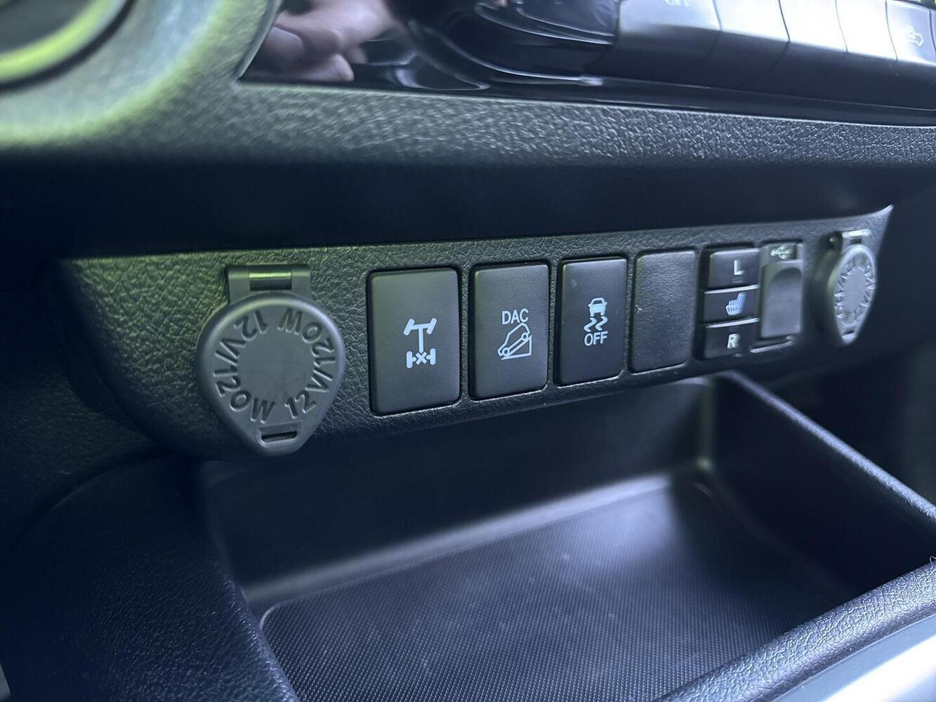 Toyota Hilux vaihtoauto