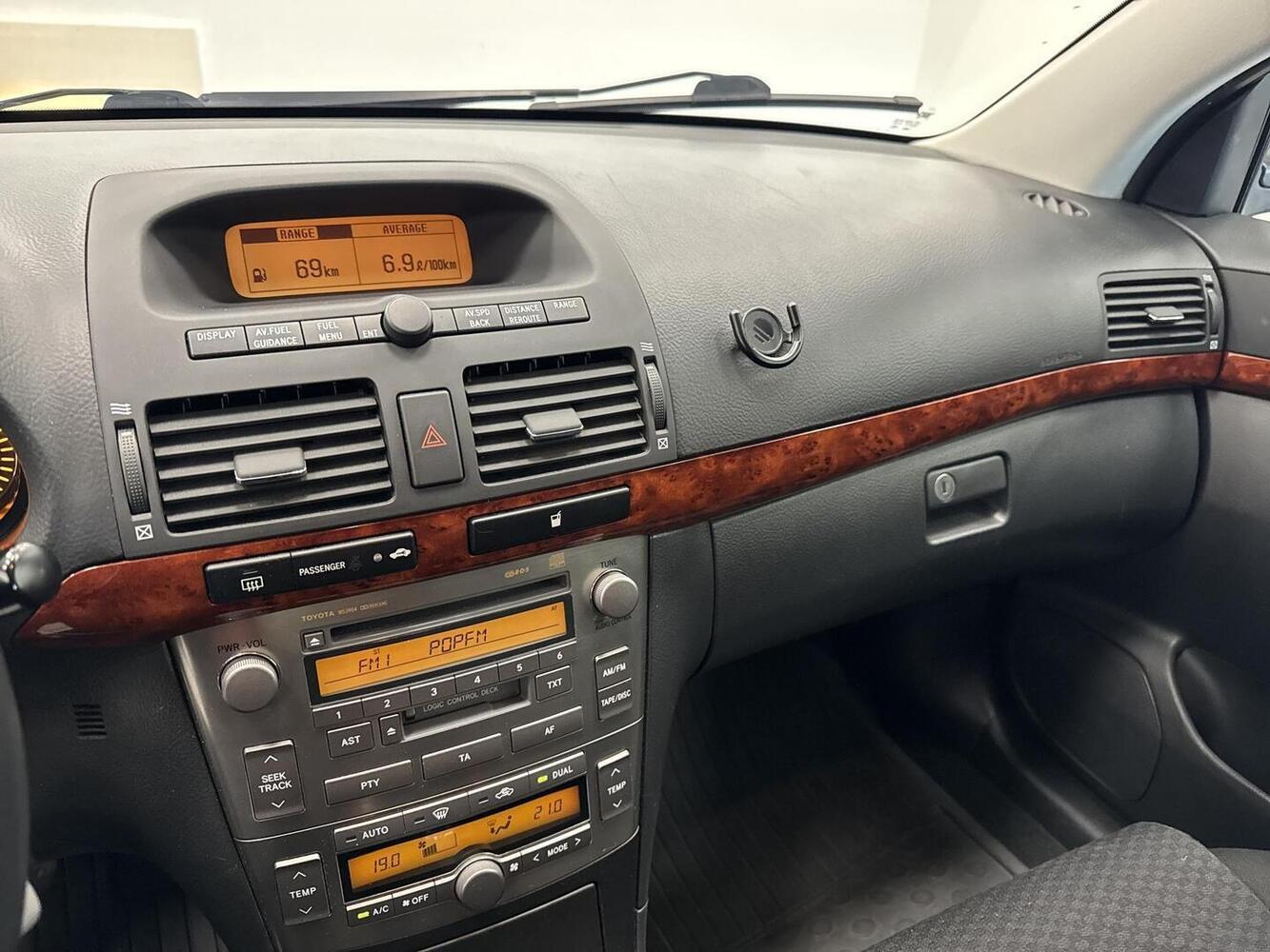 Toyota Avensis vaihtoauto