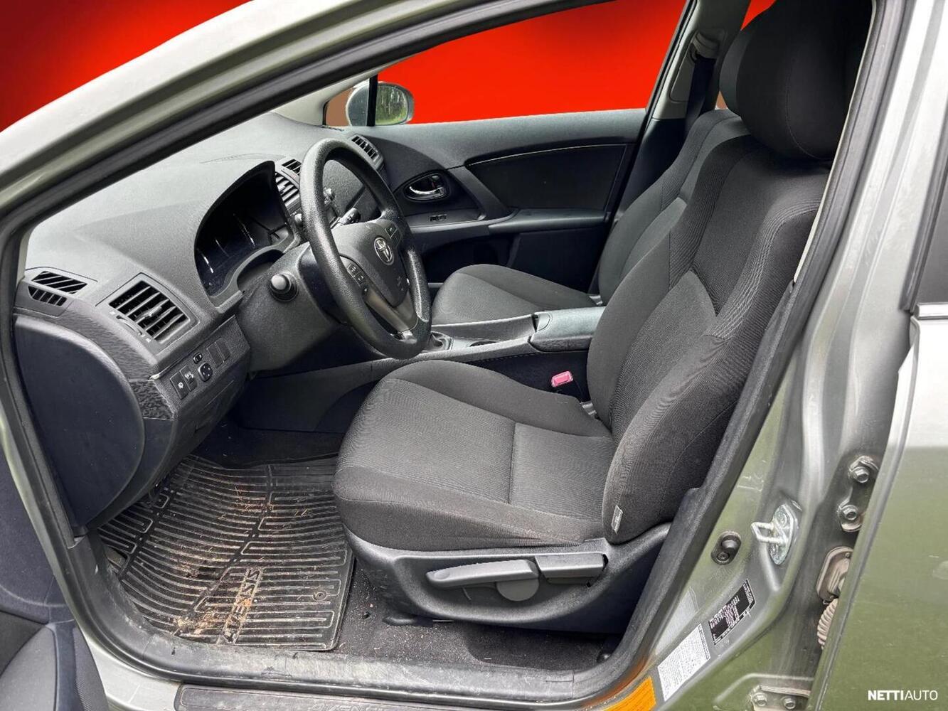 Toyota Avensis vaihtoauto