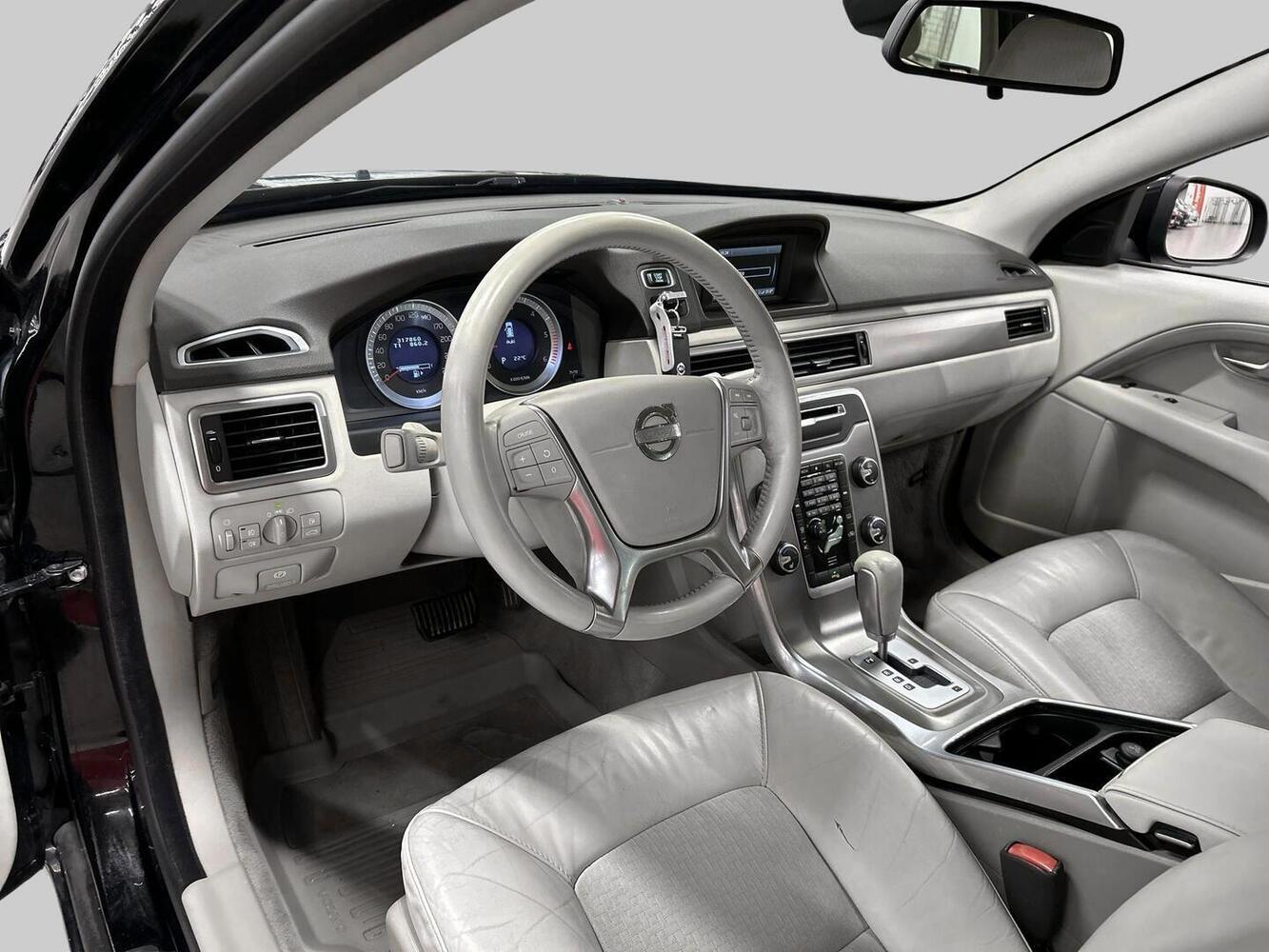 Volvo V70 vaihtoauto