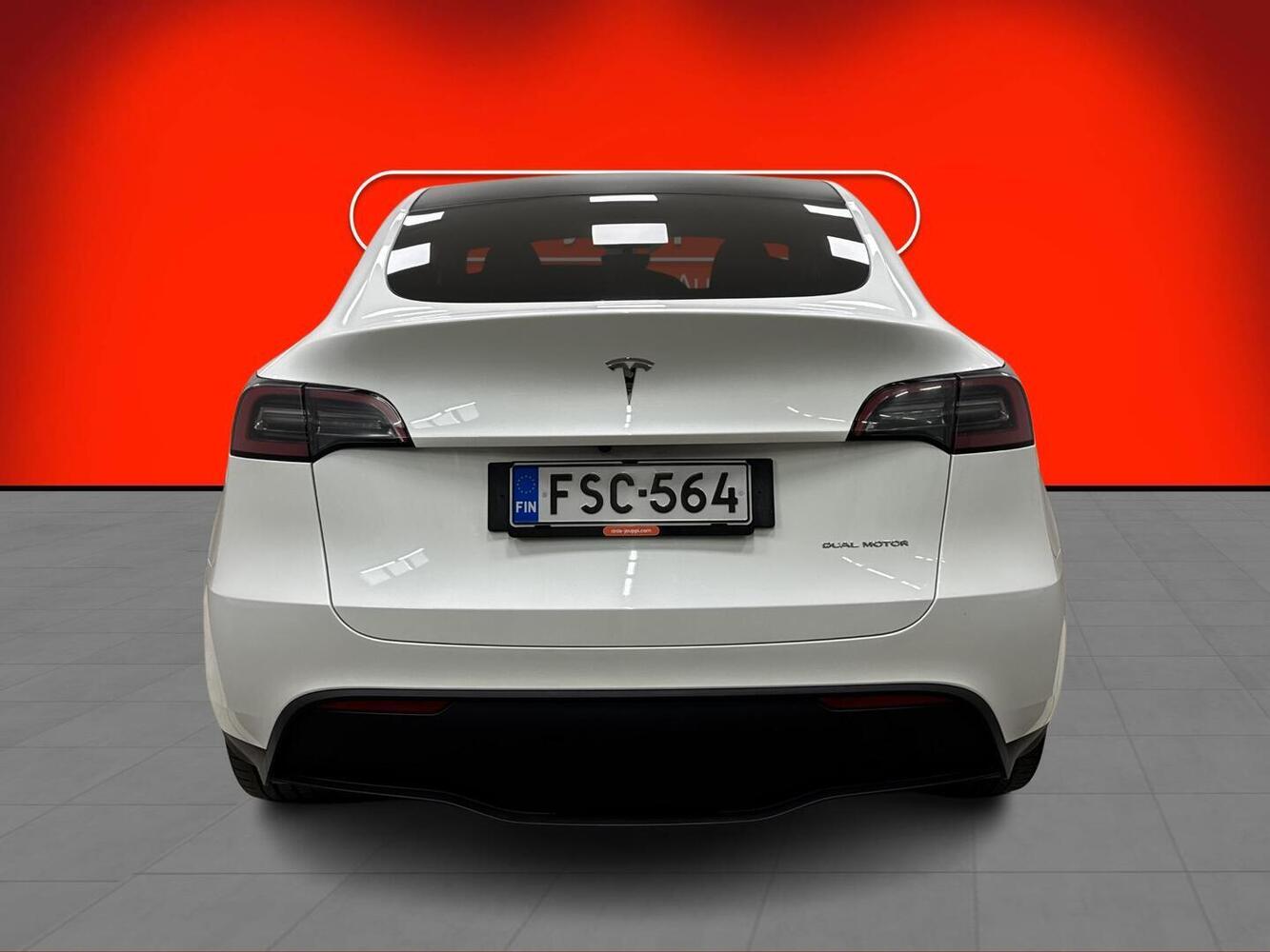 Tesla Model Y vaihtoauto