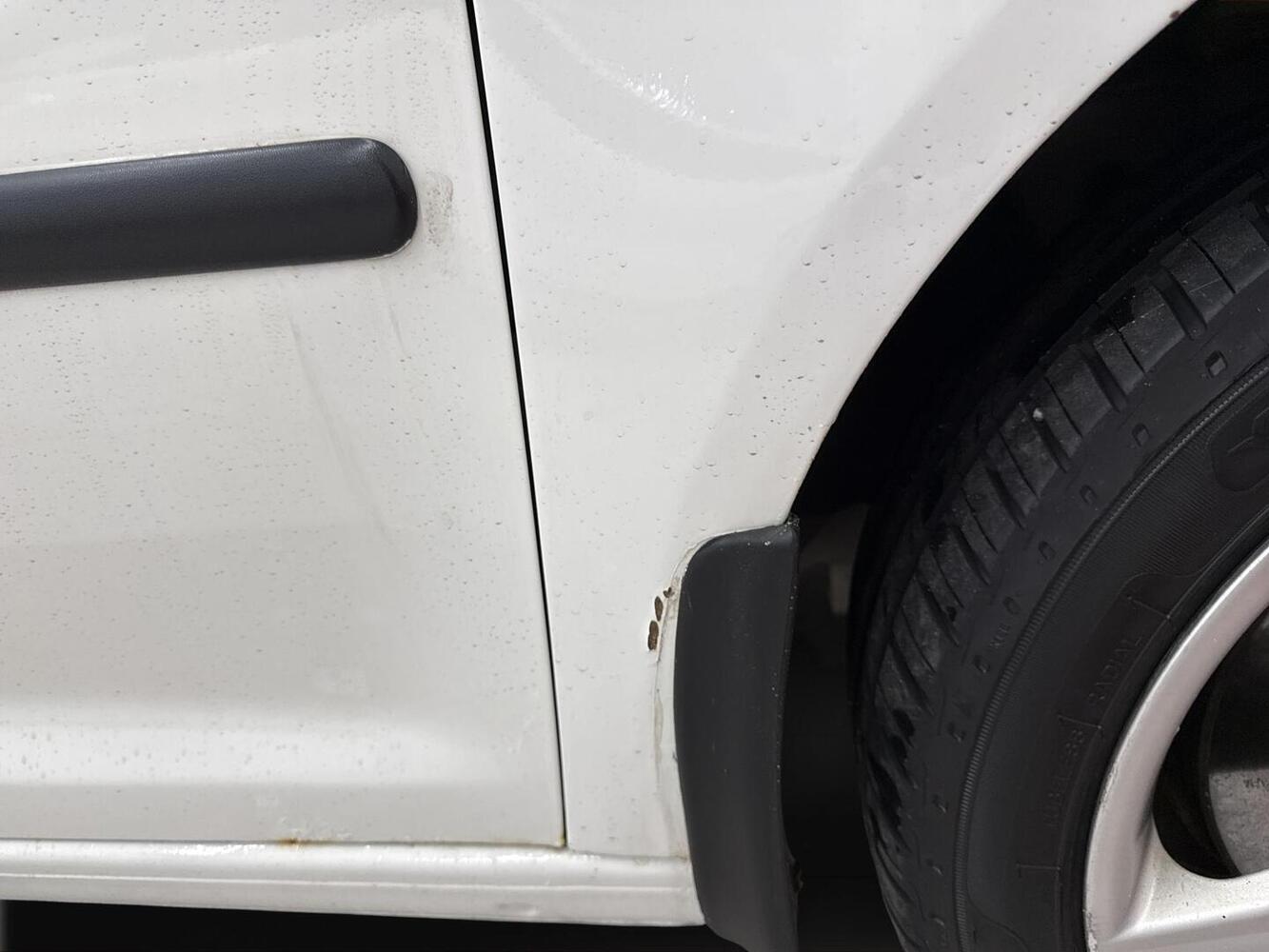 Volkswagen Caddy Maxi vaihtoauto