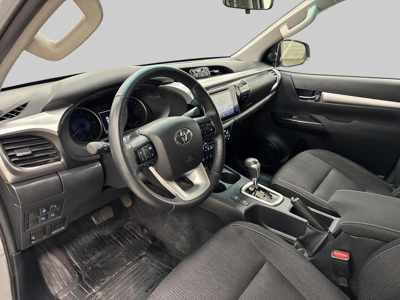 Toyota Hilux vaihtoauto
