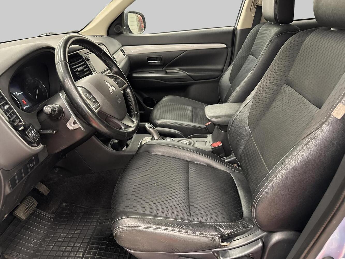 Mitsubishi Outlander PHEV vaihtoauto