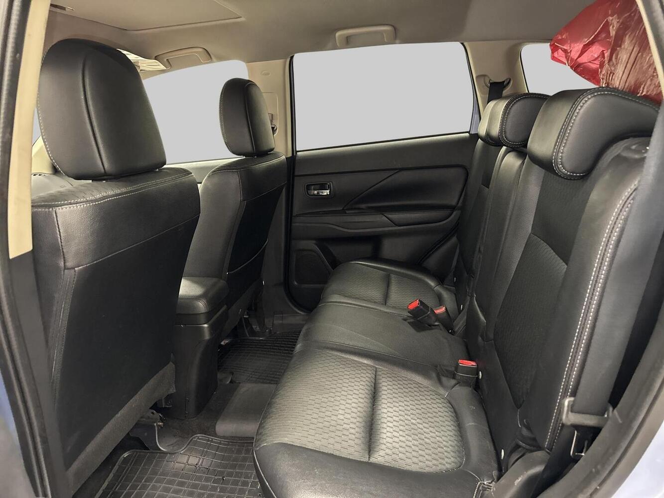 Mitsubishi Outlander PHEV vaihtoauto