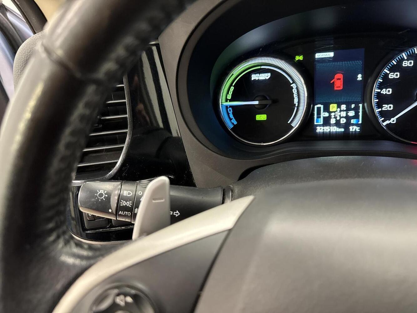 Mitsubishi Outlander PHEV vaihtoauto