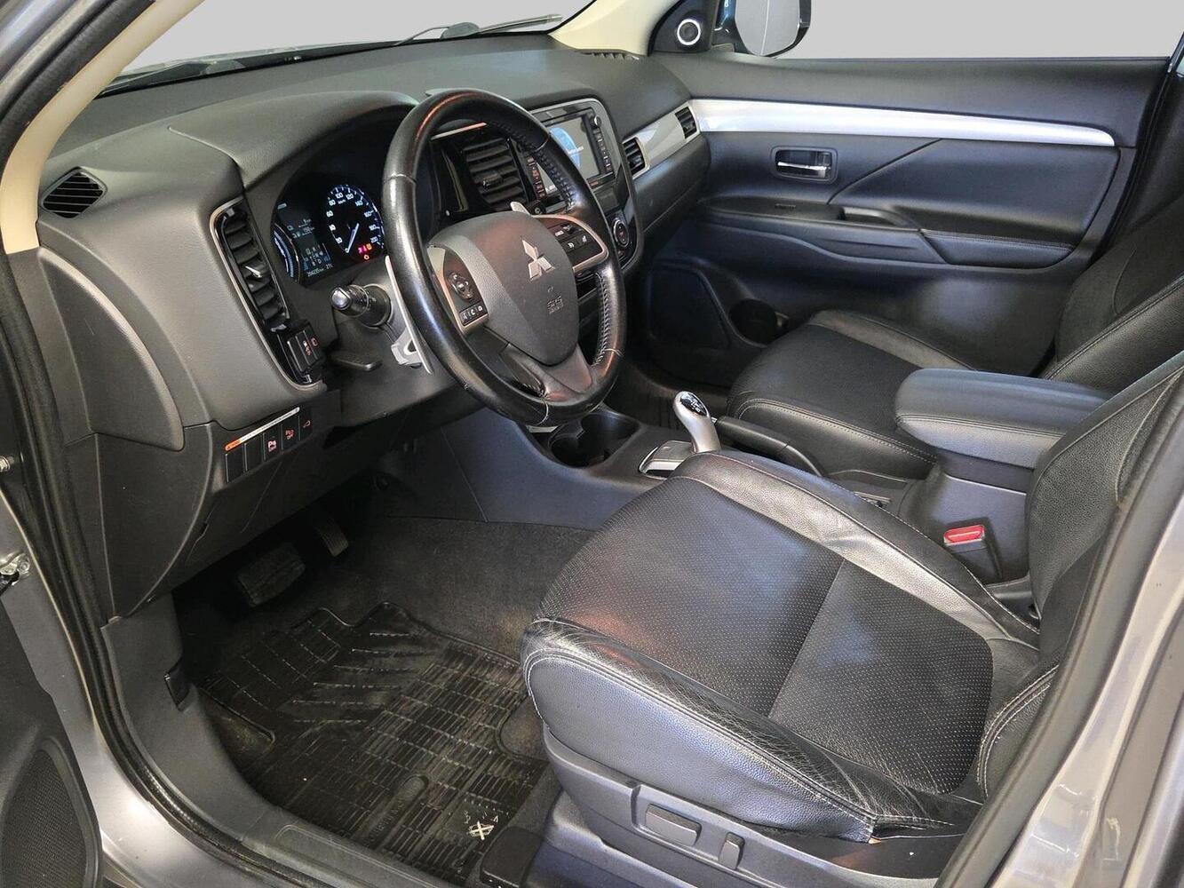 Mitsubishi Outlander PHEV vaihtoauto