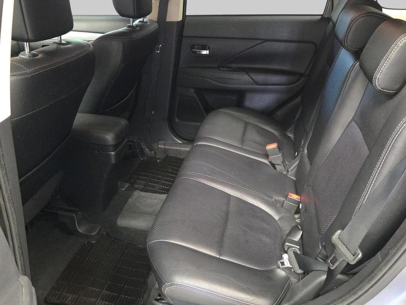 Mitsubishi Outlander PHEV vaihtoauto
