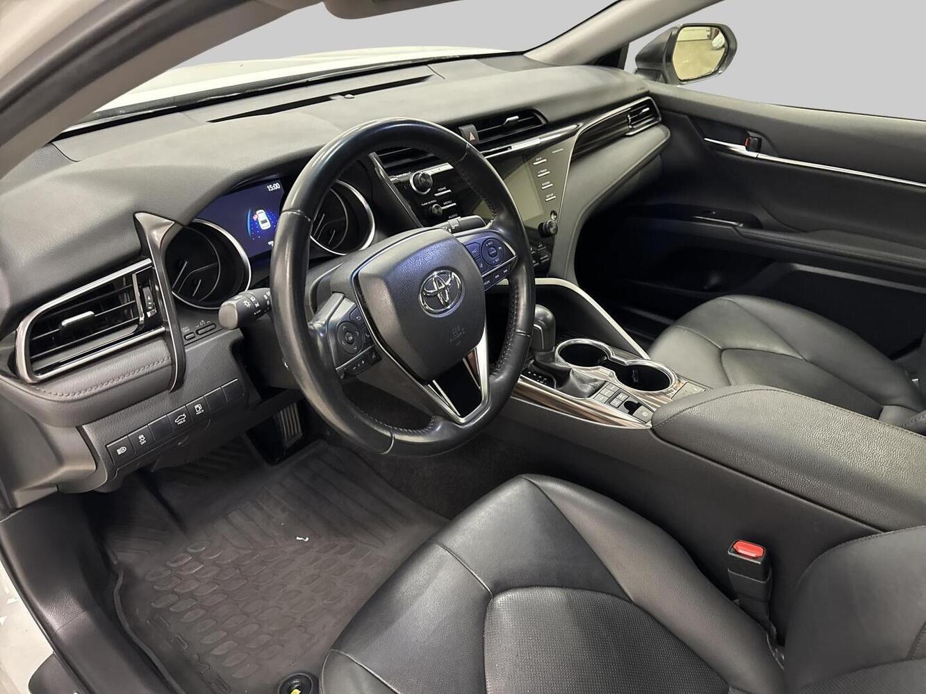 Toyota Camry vaihtoauto