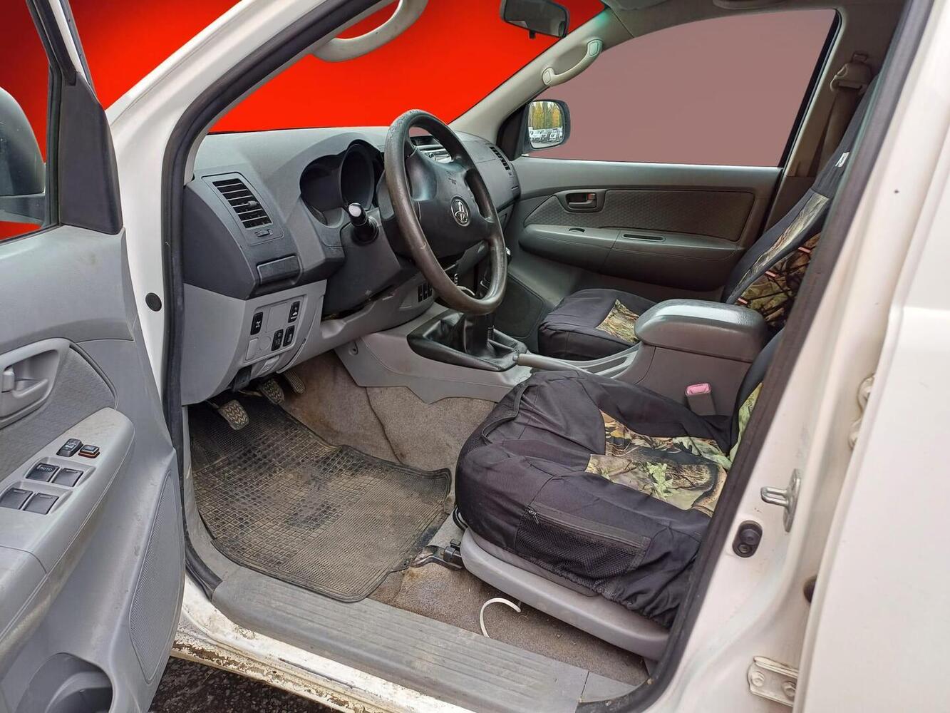 Toyota Hilux vaihtoauto
