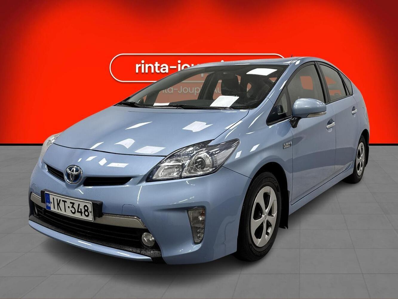 Toyota Prius PHEV vaihtoauto