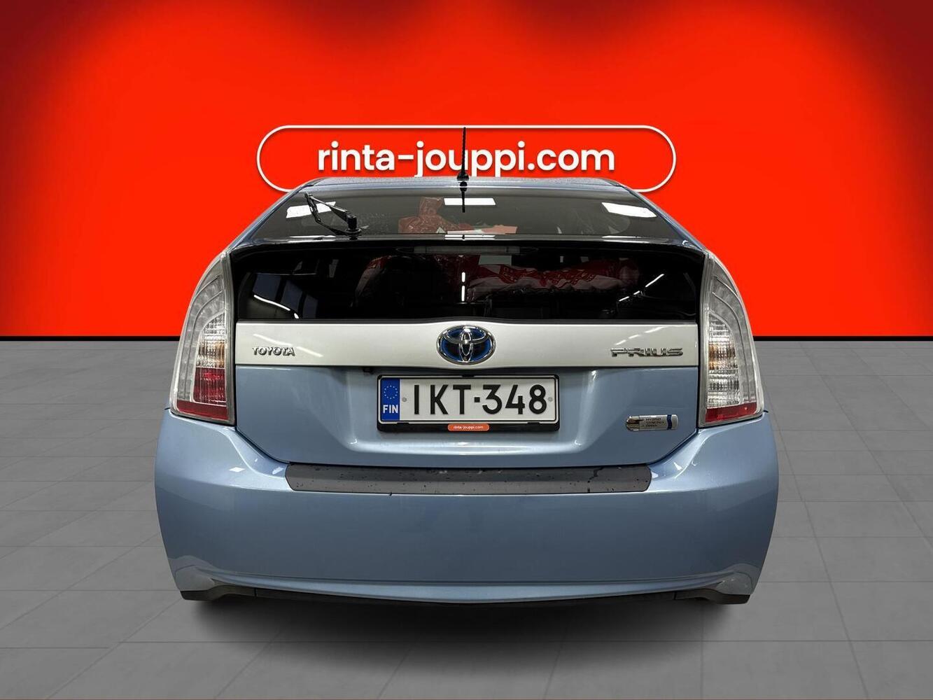 Toyota Prius PHEV vaihtoauto
