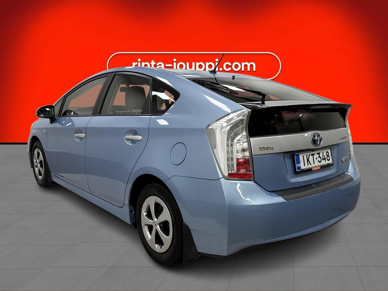 Toyota Prius PHEV vaihtoauto