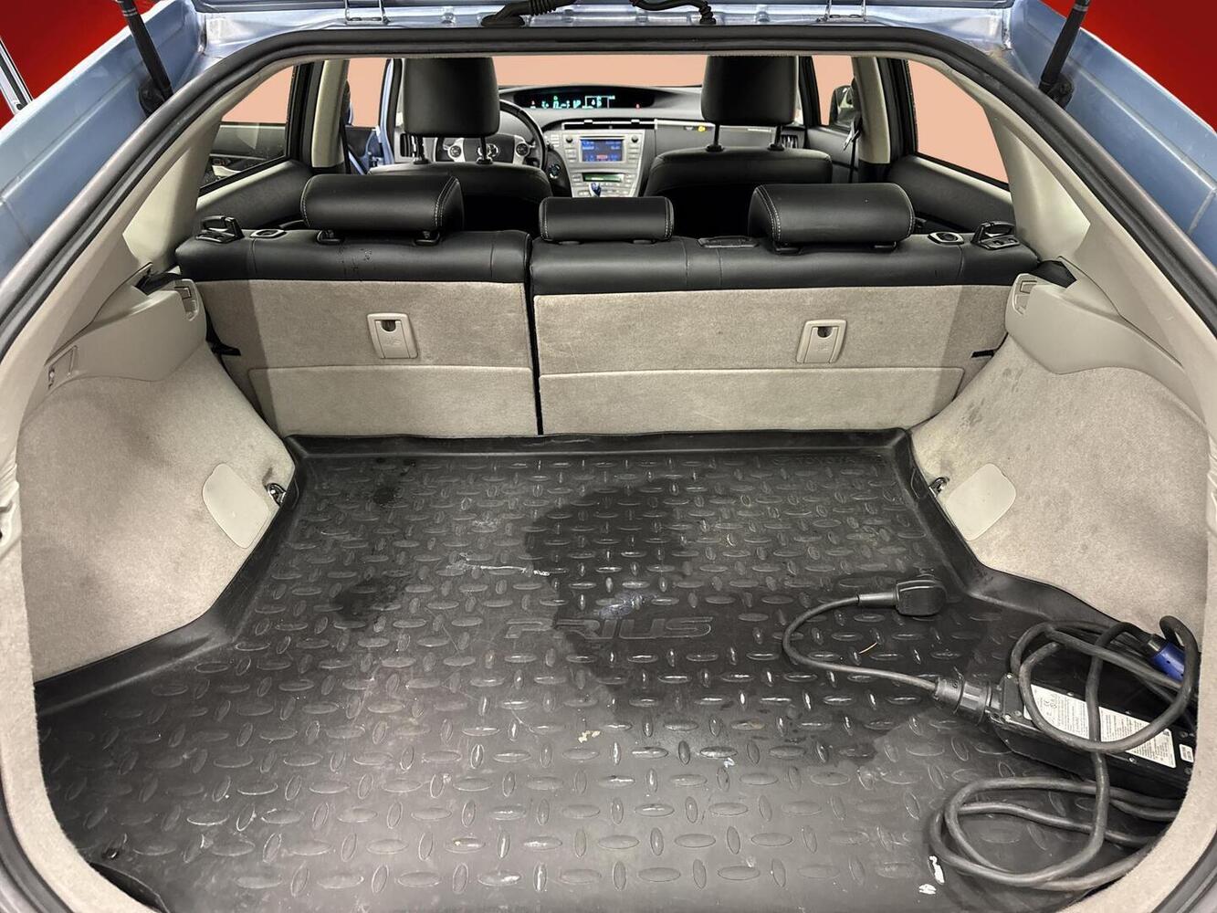 Toyota Prius PHEV vaihtoauto