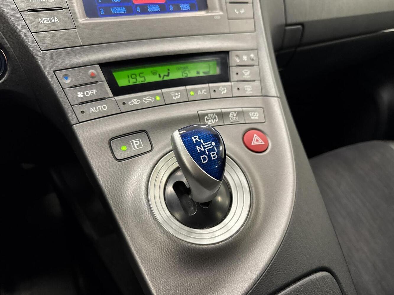 Toyota Prius PHEV vaihtoauto