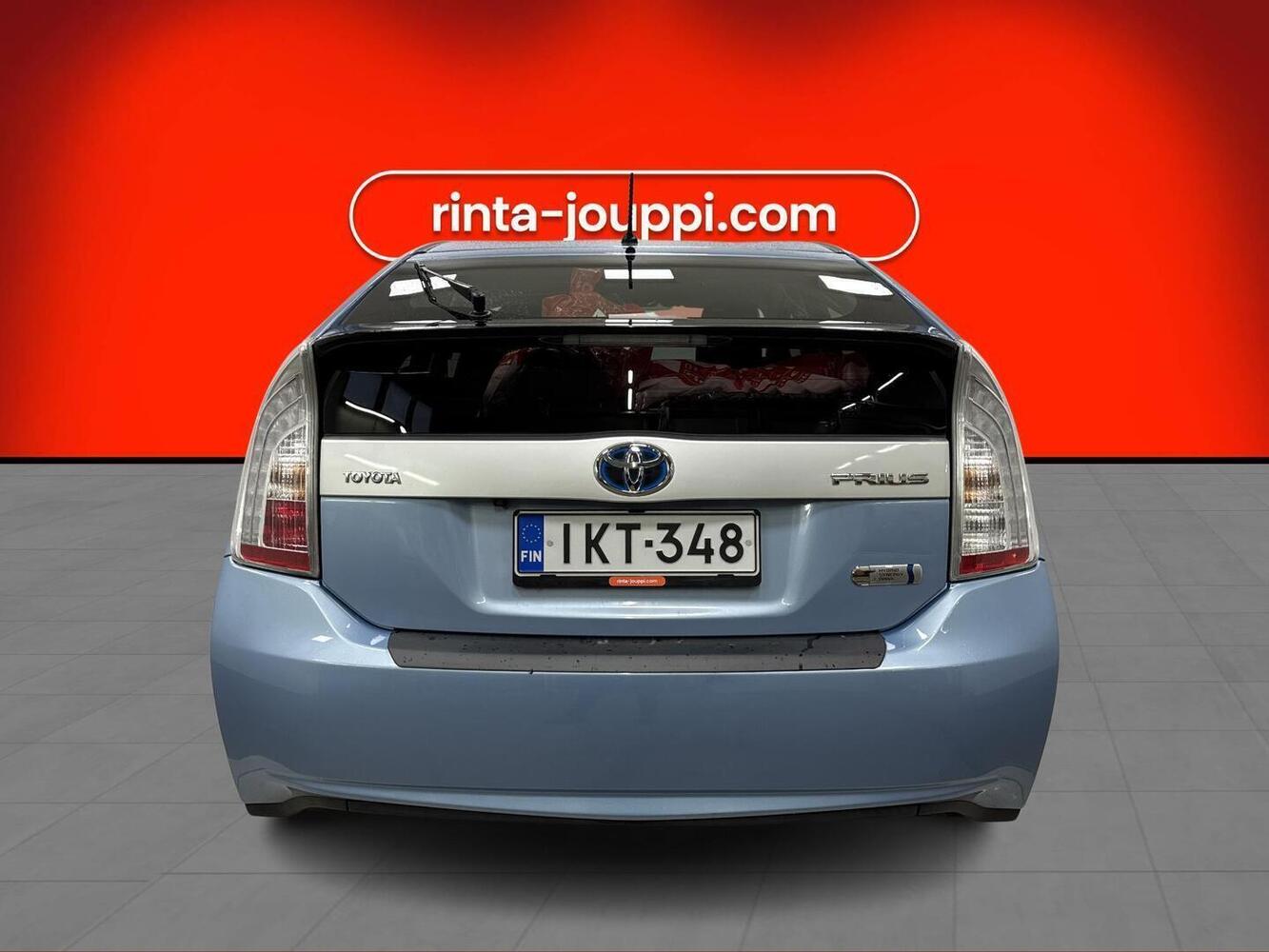 Toyota Prius PHEV vaihtoauto