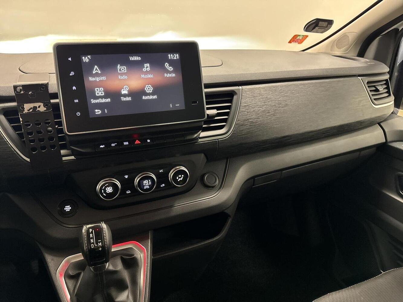 Nissan Primastar vaihtoauto