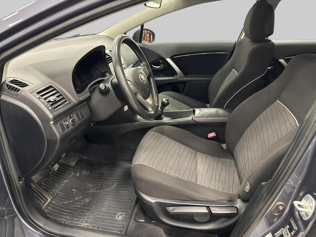 Toyota Avensis vaihtoauto