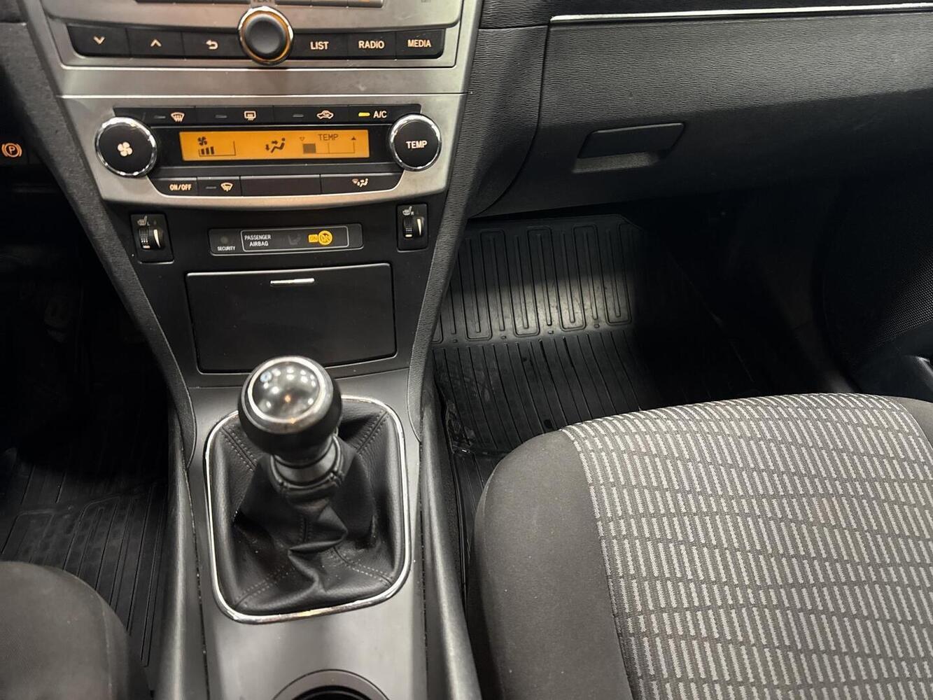 Toyota Avensis vaihtoauto