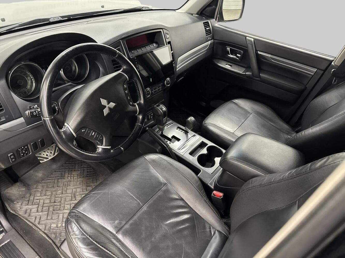 Mitsubishi Pajero vaihtoauto