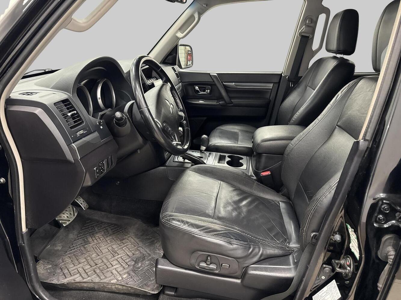 Mitsubishi Pajero vaihtoauto