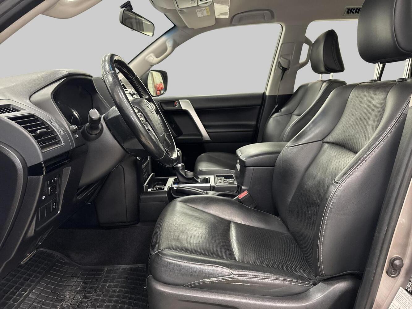 Toyota Land Cruiser vaihtoauto
