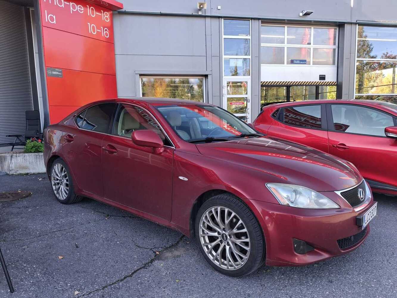 Lexus IS vaihtoauto