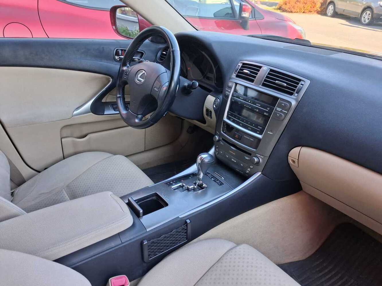 Lexus IS vaihtoauto