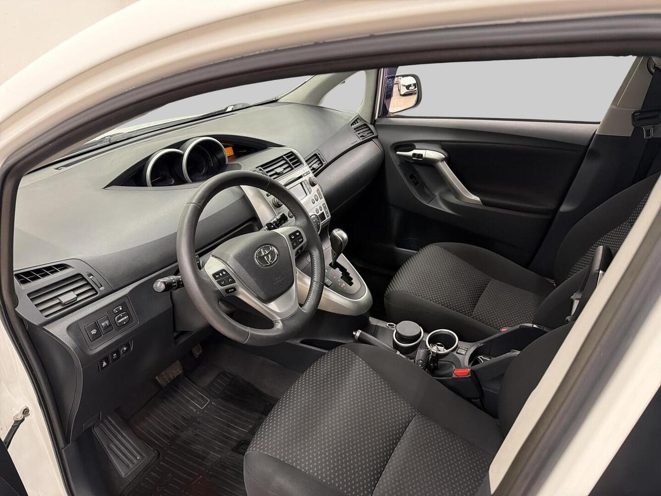 Toyota Verso vaihtoauto