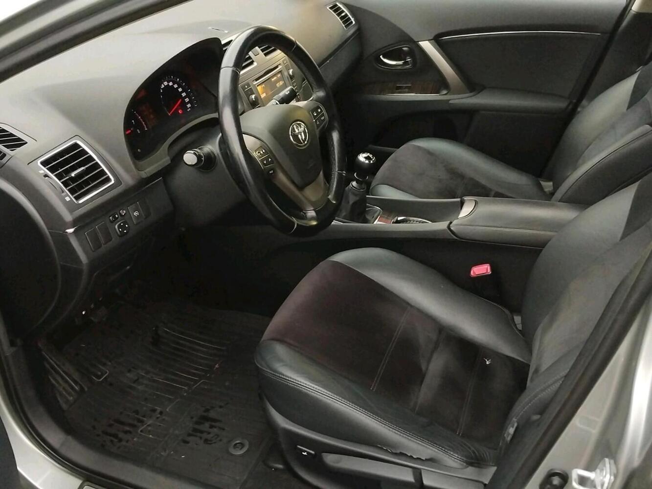 Toyota Avensis vaihtoauto