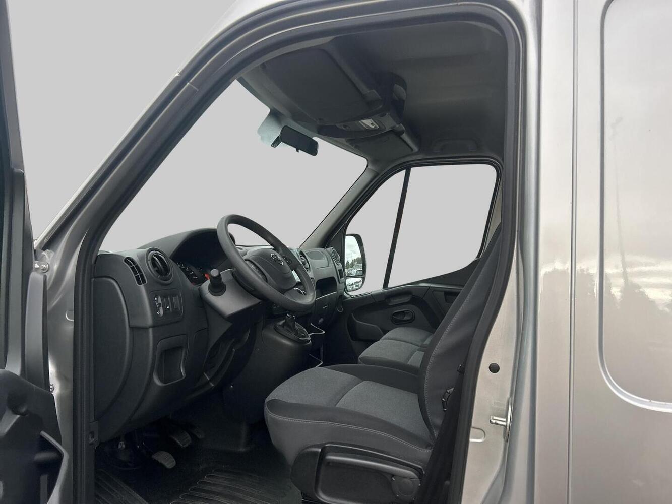 Nissan NV400 vaihtoauto