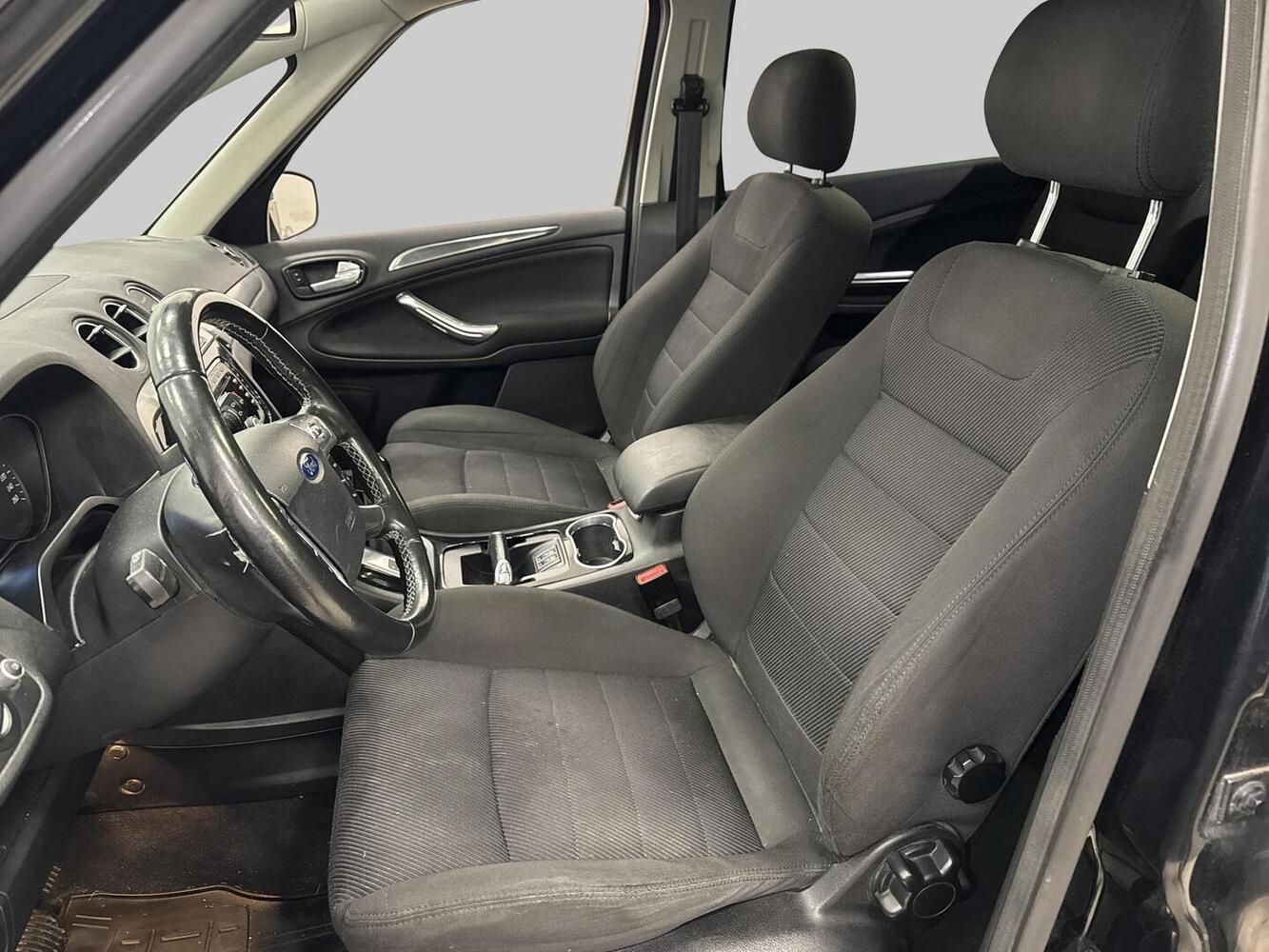 Ford S-MAX vaihtoauto