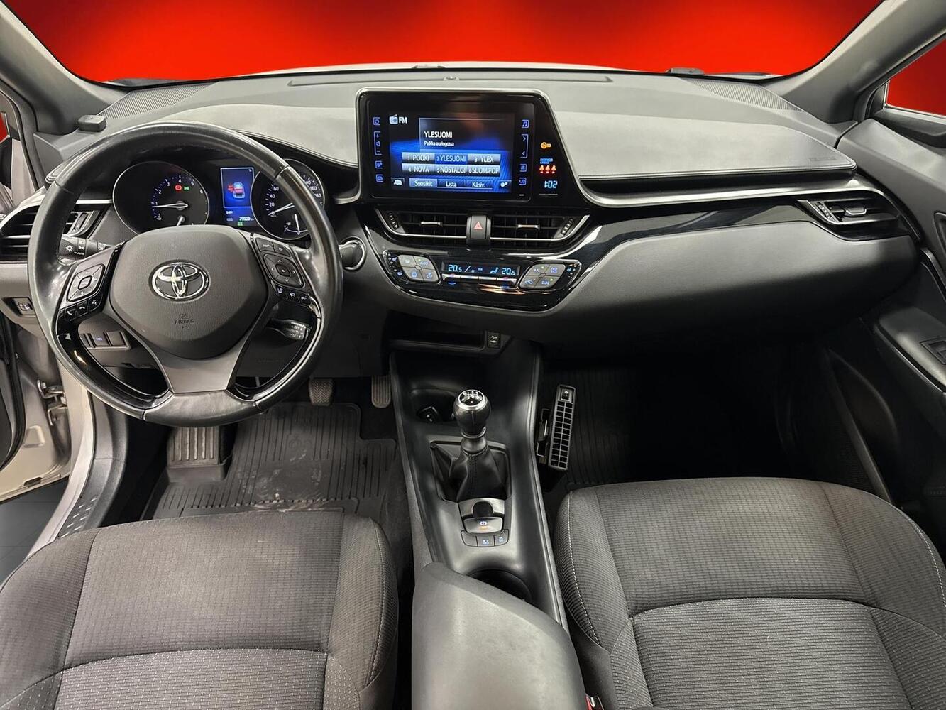 Toyota C-HR vaihtoauto