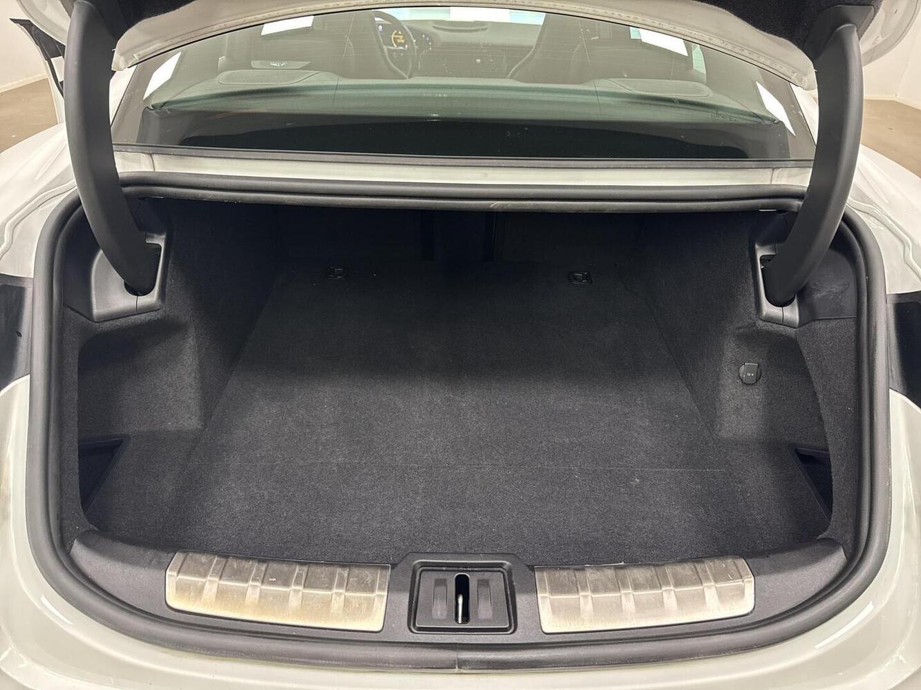 Porsche Taycan vaihtoauto