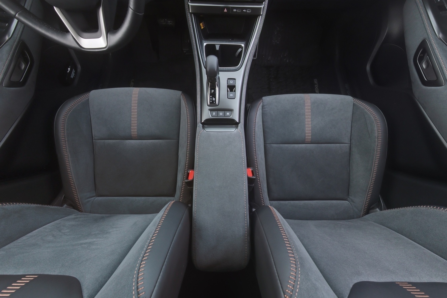 Lexus LBX vaihtoauto