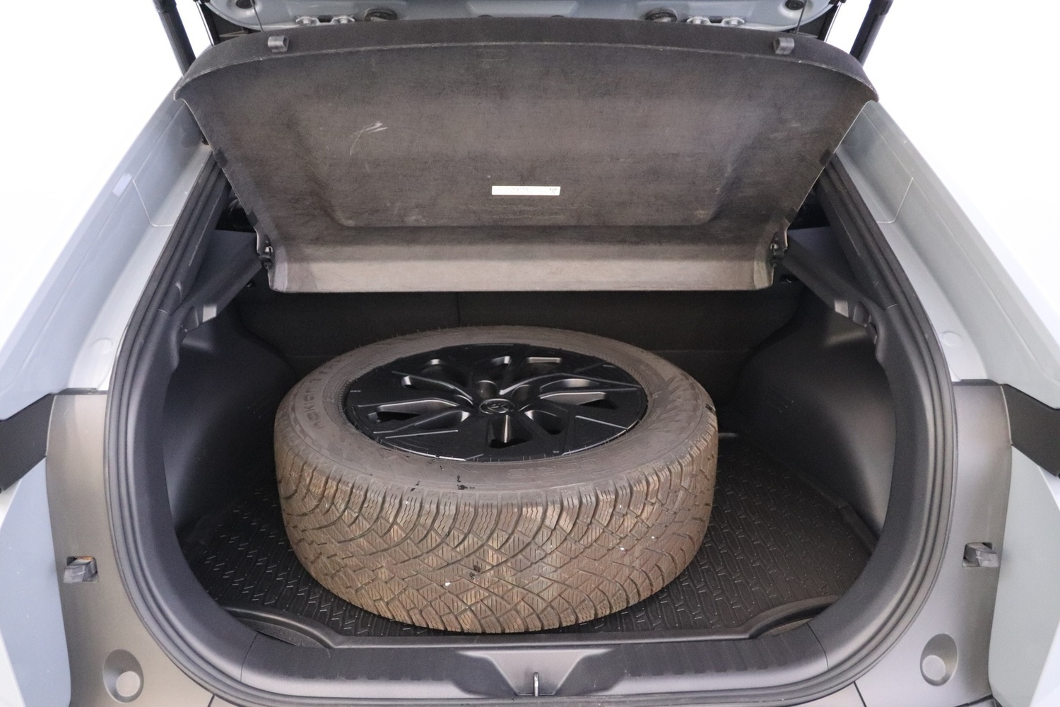 Toyota C-HR+ vaihtoauto
