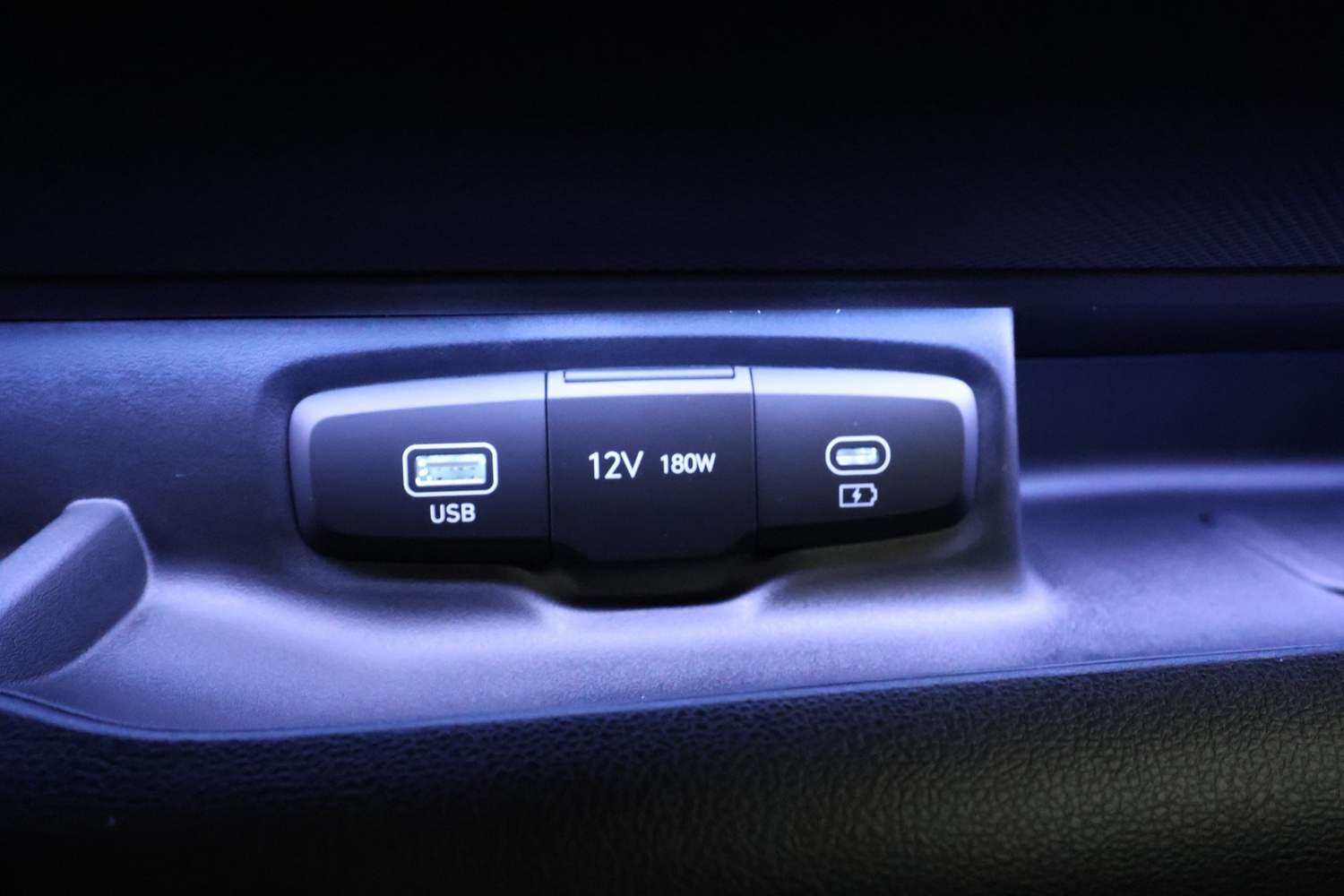 Hyundai INSTER vaihtoauto