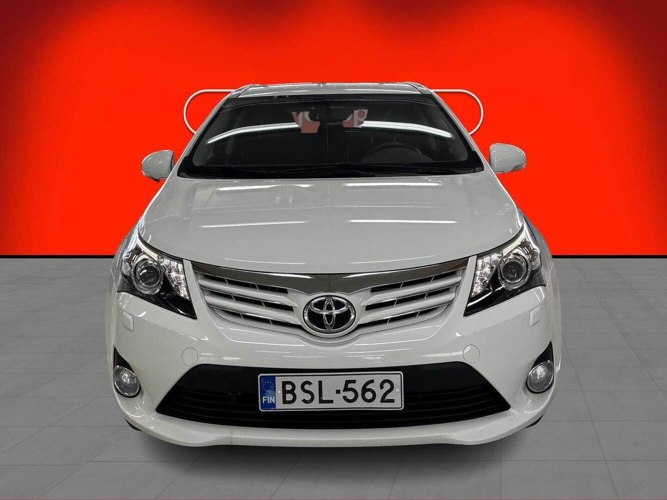 Toyota Avensis vaihtoauto