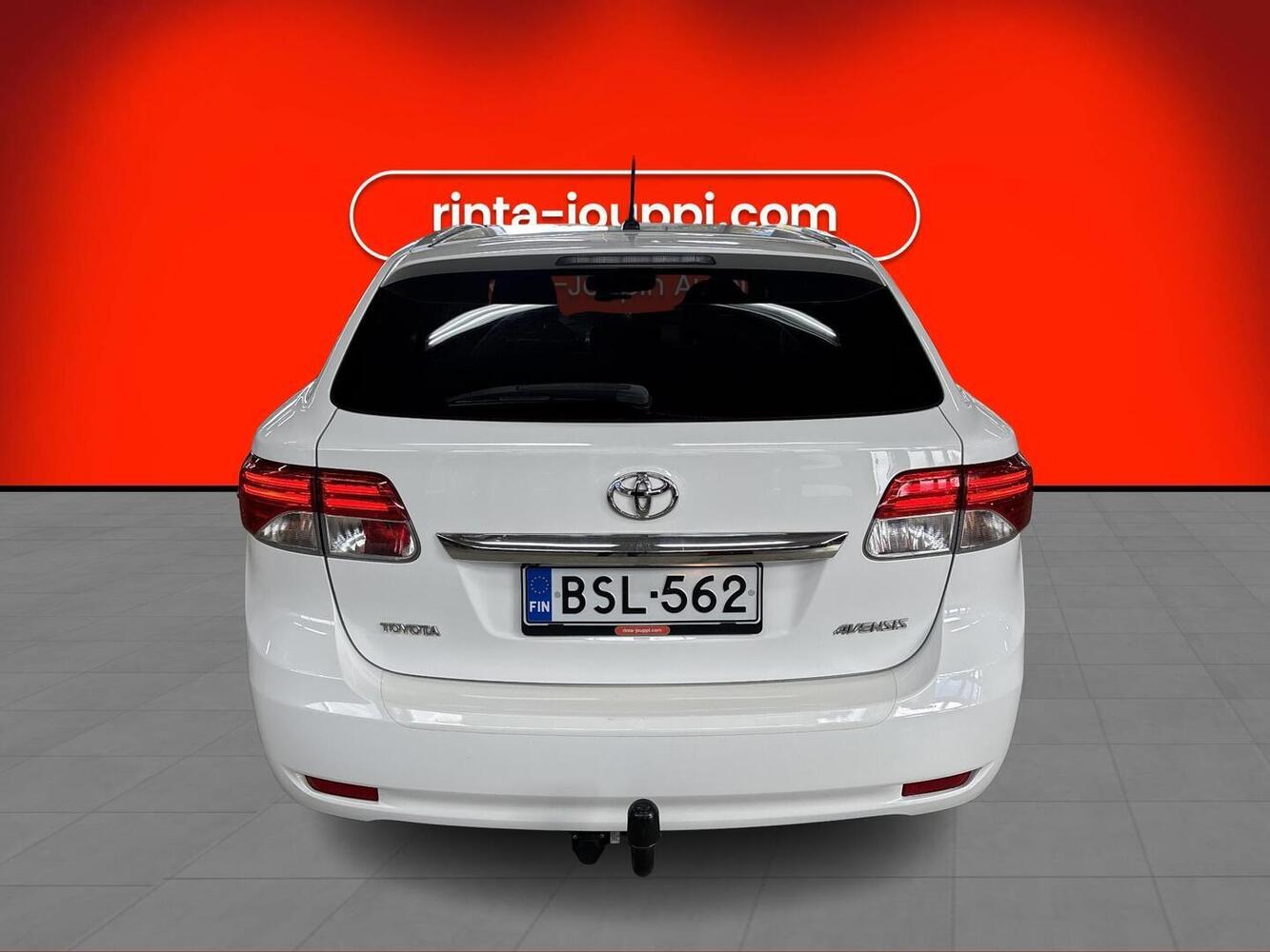 Toyota Avensis vaihtoauto