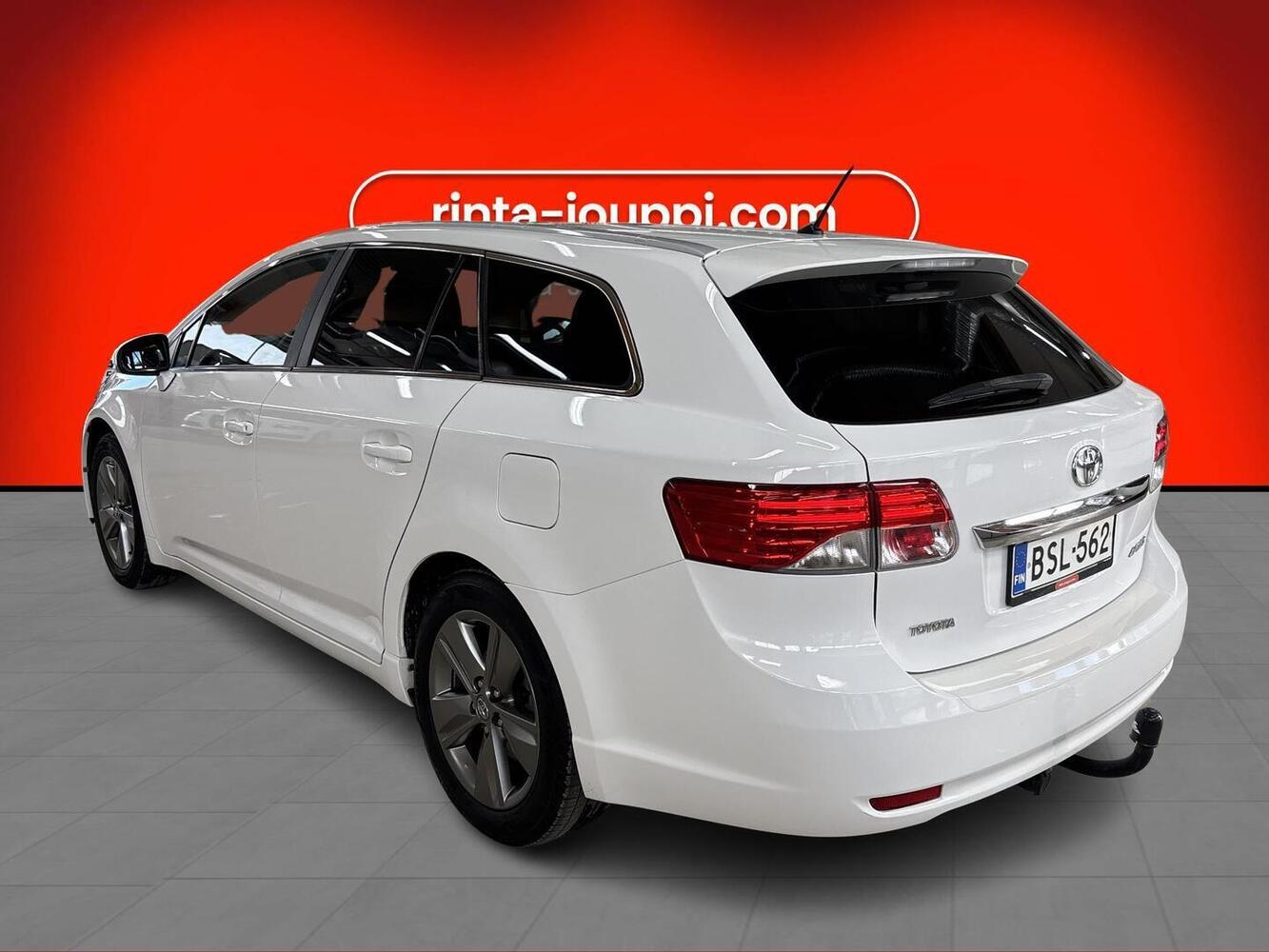 Toyota Avensis vaihtoauto