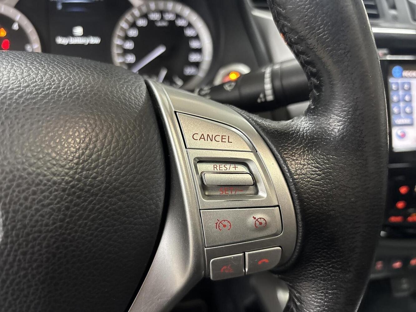 Nissan Navara vaihtoauto