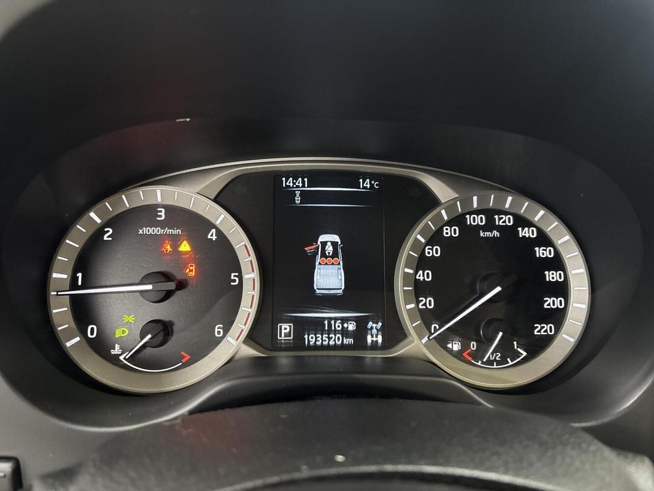 Nissan Navara vaihtoauto